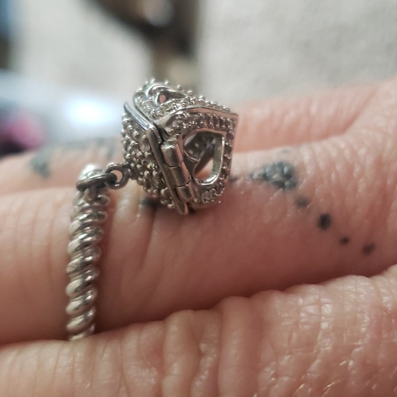 Dangle ring - Picture 2 of 4